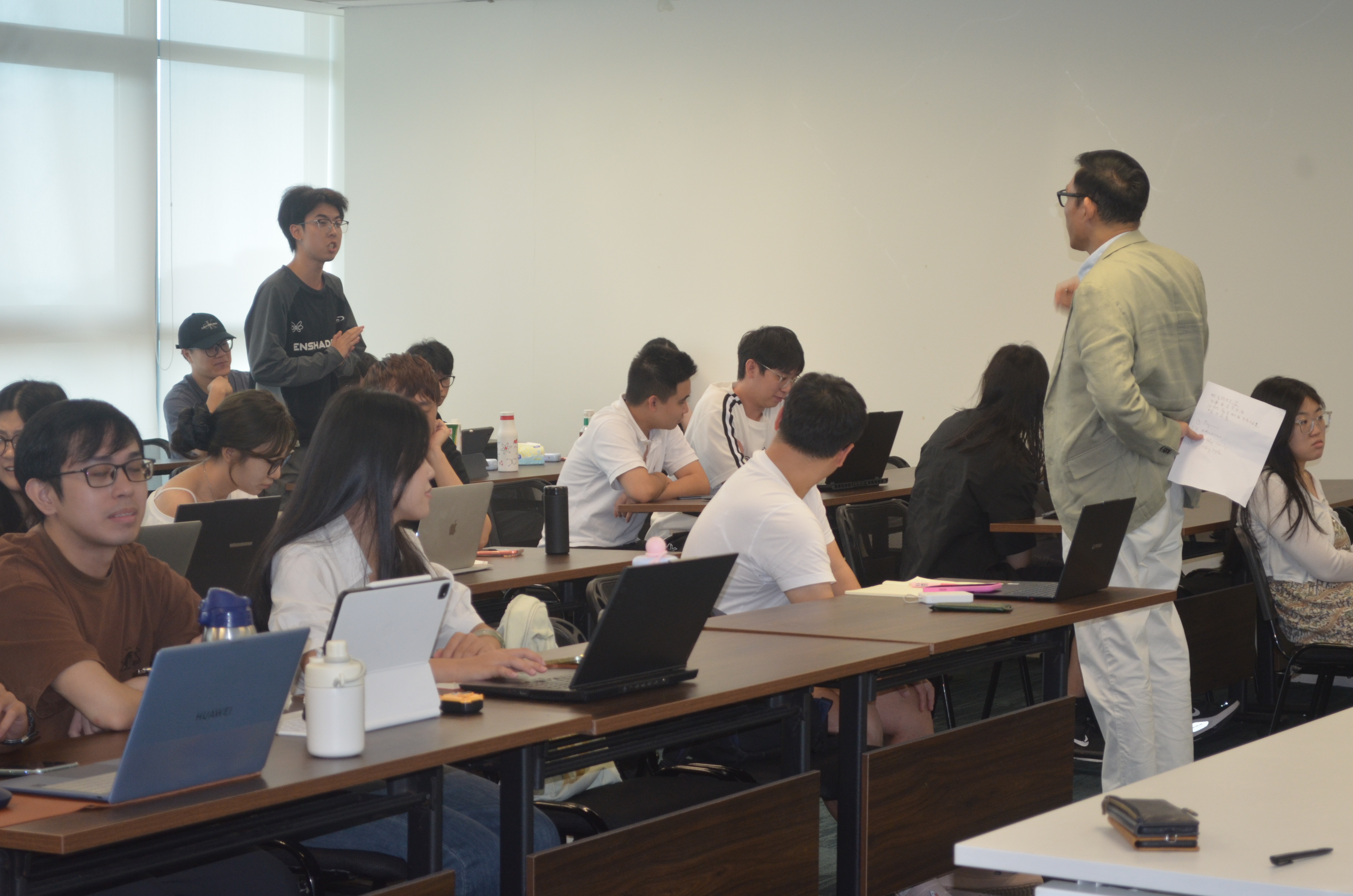 Hanbridge Institute discussion on entrepreneurship