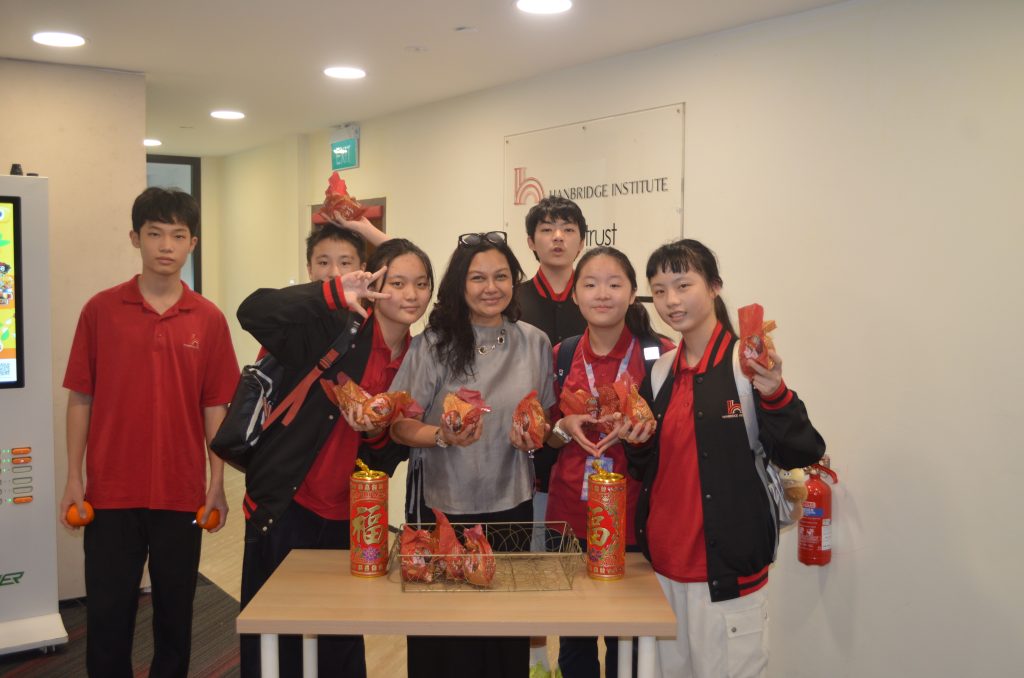 Hanbridge Student and MS Suhaidah at Chinese new year celebration