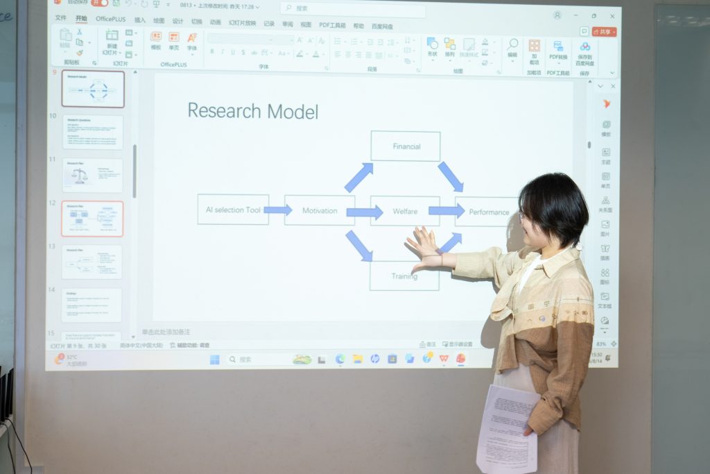 BA (Hons) Business Management students presenting their research at Hanbridge Institute