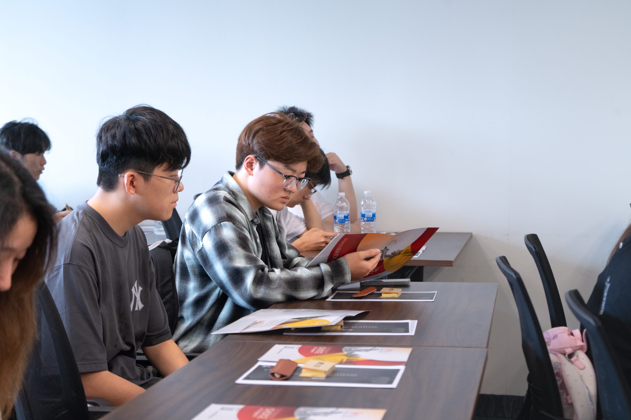 Student receiving guidance on programme and admission options at Hanbridge Institute