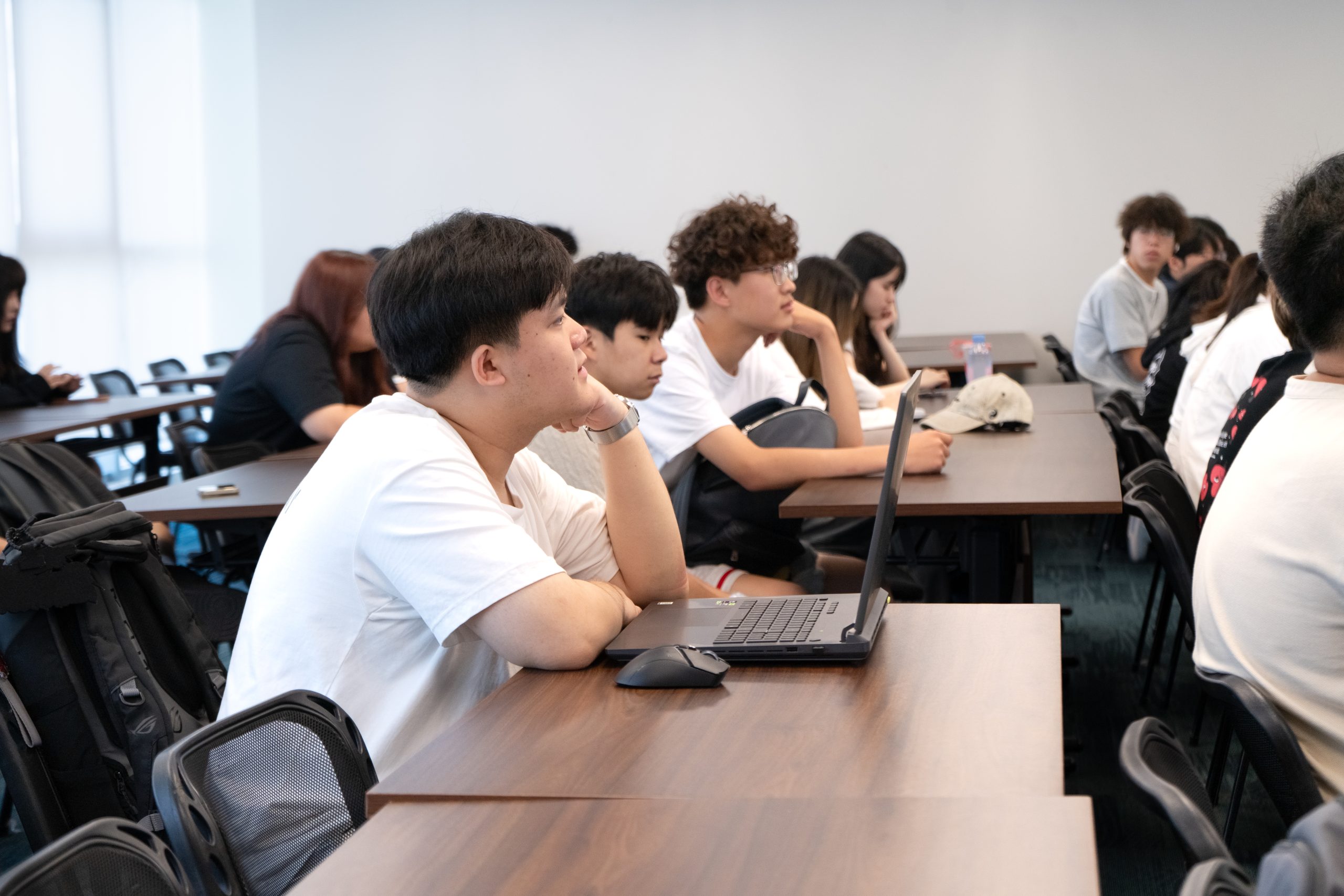 Higher Learning students developing academic and professional skills at Hanbridge Institute
