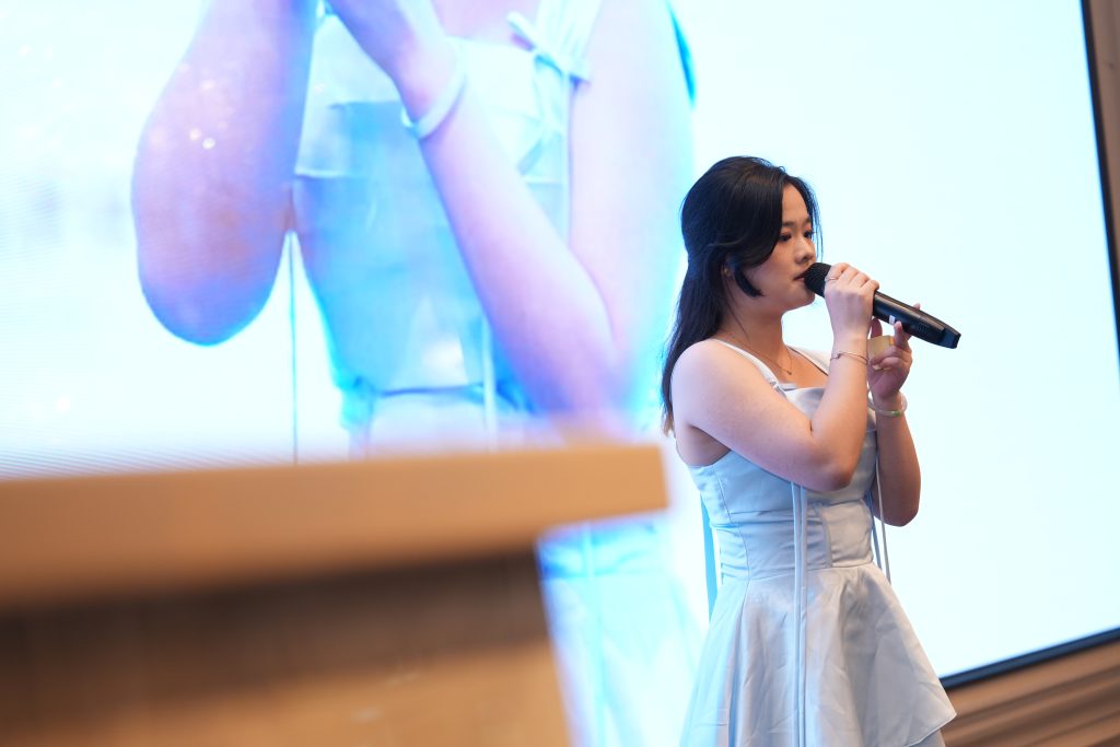 Hanbridge Institute student Su Xiajun performing at the Graduation 2026 and 25th Anniversary Celebration