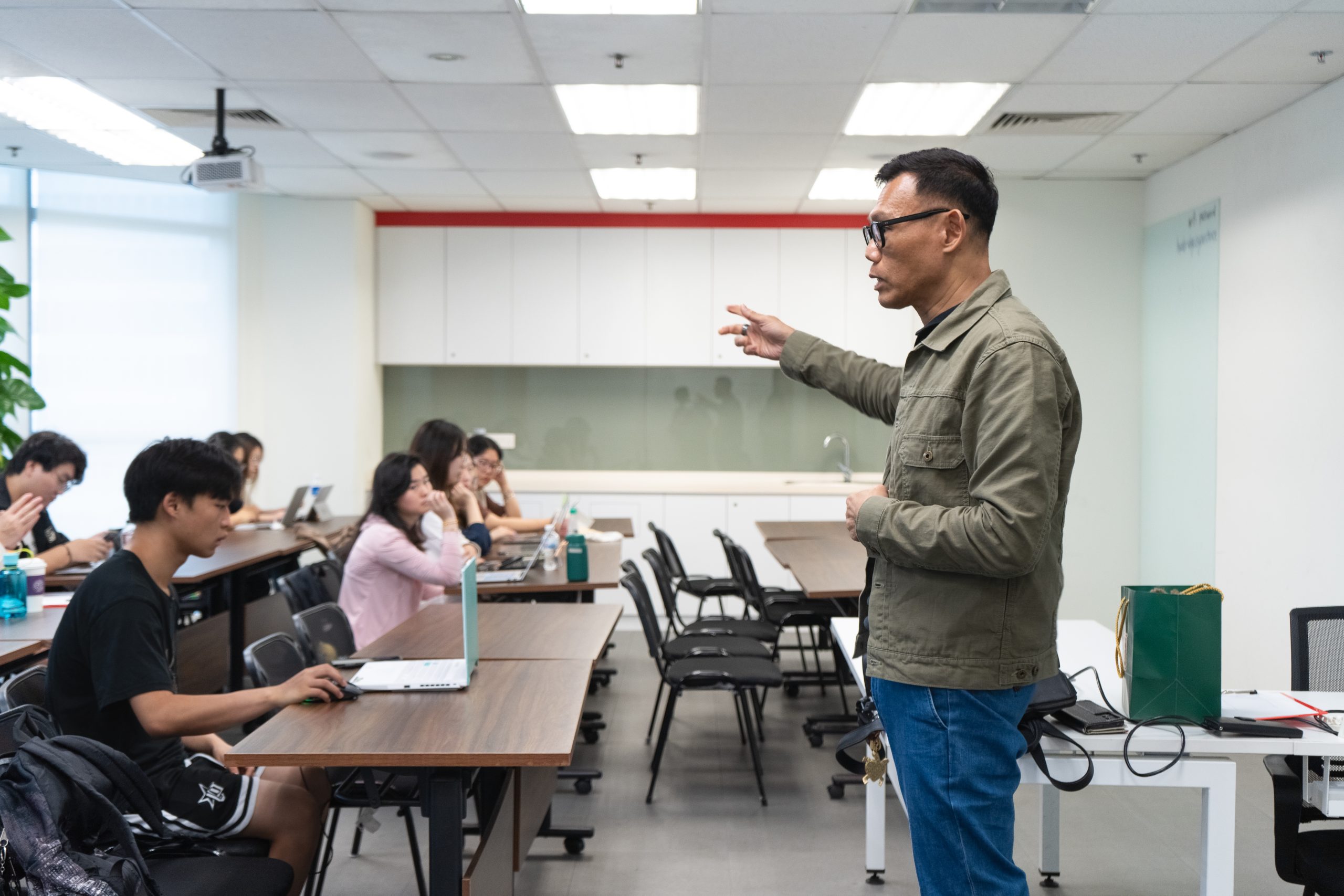 Educators engaging in postgraduate learning and professional development at Hanbridge Institute