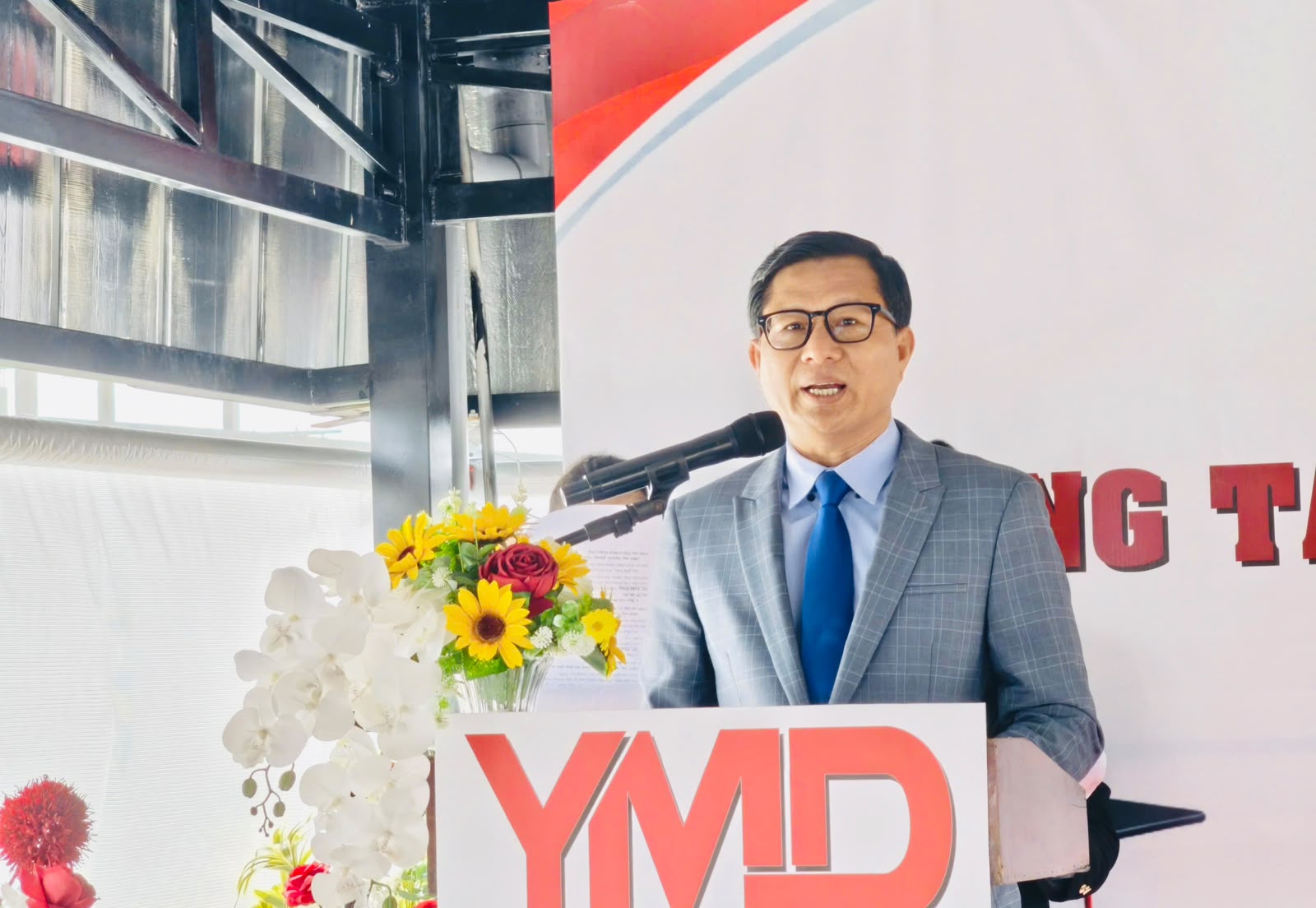 Dr Kevin Dinh, Hanbridge Institute's Vietnam Country Director, delivering a speech during the YMD partnership event in Dong Nai.